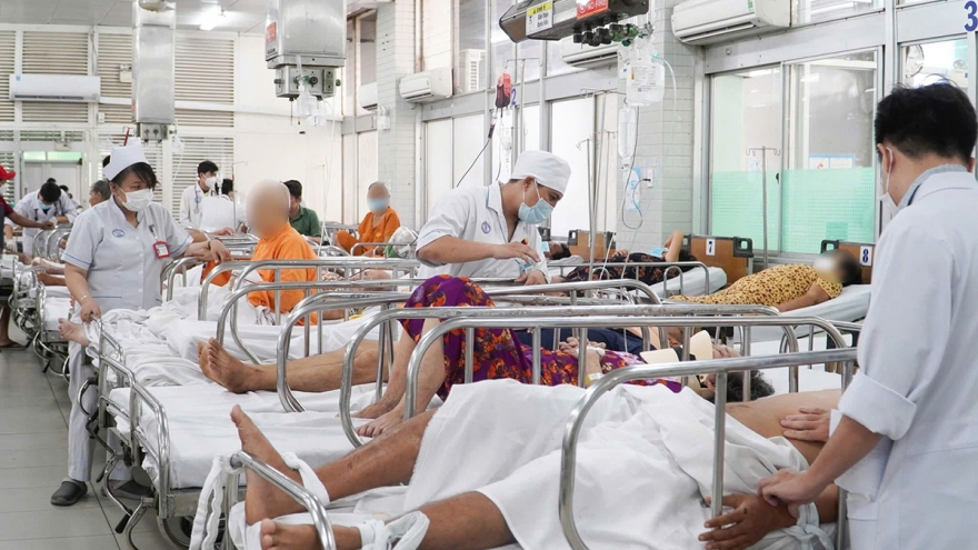 Cấp cứu dịp Tết tăng mạnh ở Bệnh viện Chợ Rẫy