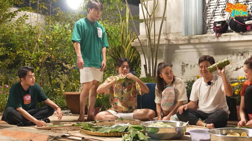 Trường Giang trổ tài gói bánh tét, HIEUTHUHAI gói nhân bánh hình trái tim