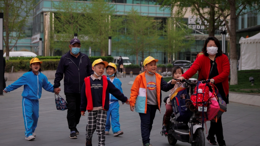 Đánh thuế bao cao su có thể kích cầu sinh sản ở Trung Quốc?