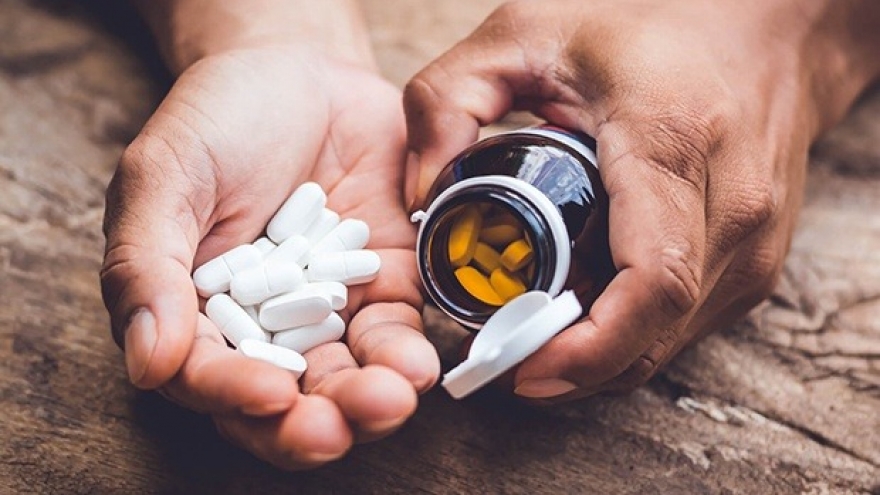 Người cao tuổi dùng thuốc tăng cường sinh lý lâu năm: Lợi ích và rủi ro cần biết