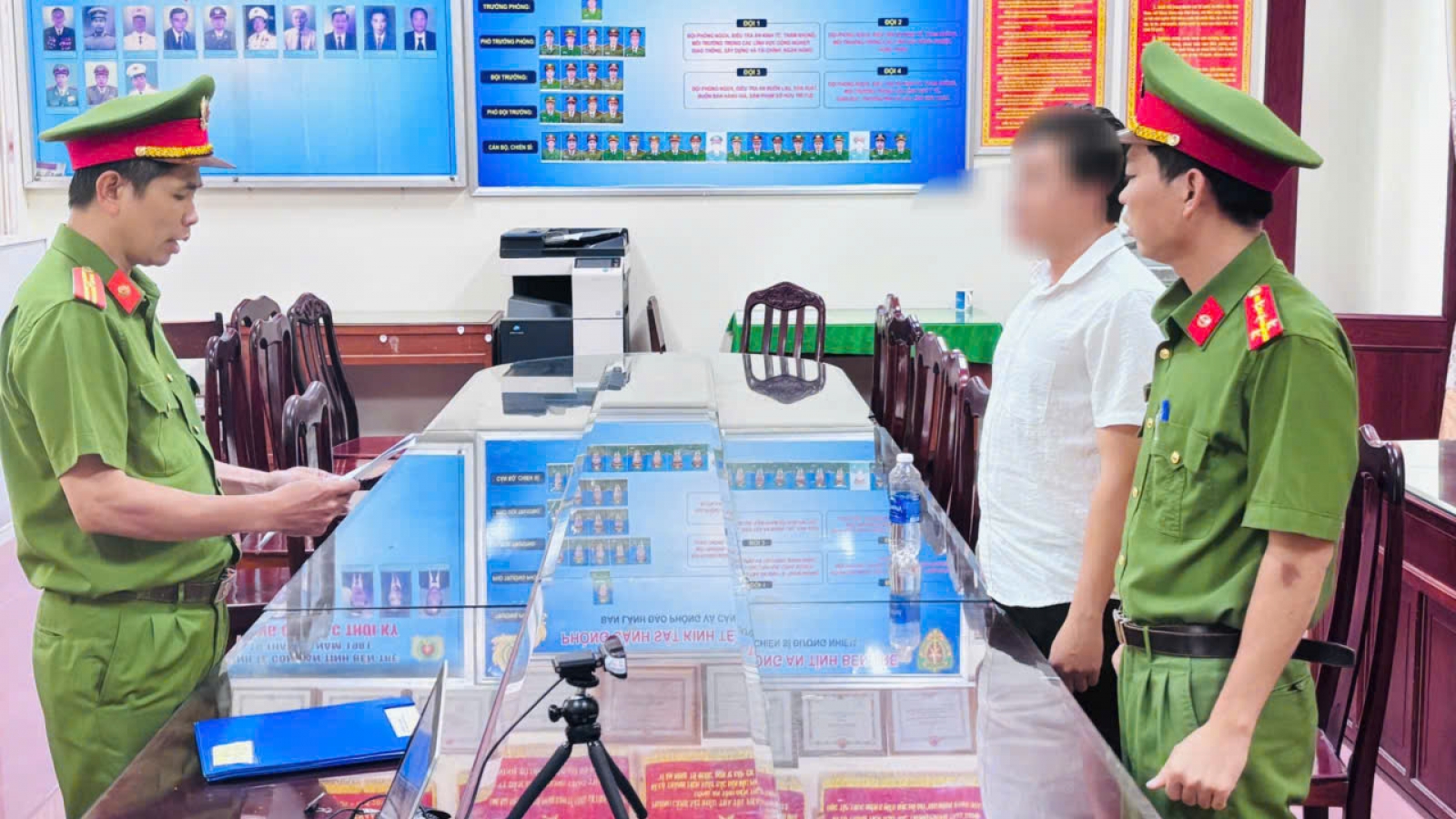 Khởi tố đối tượng cho vay nặng lãi, thu lợi bất chính hơn 400 triệu đồng