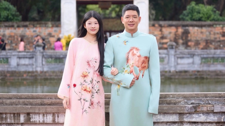 Sao Việt 27/2: Bình Minh khoe con gái cao 1,76 m