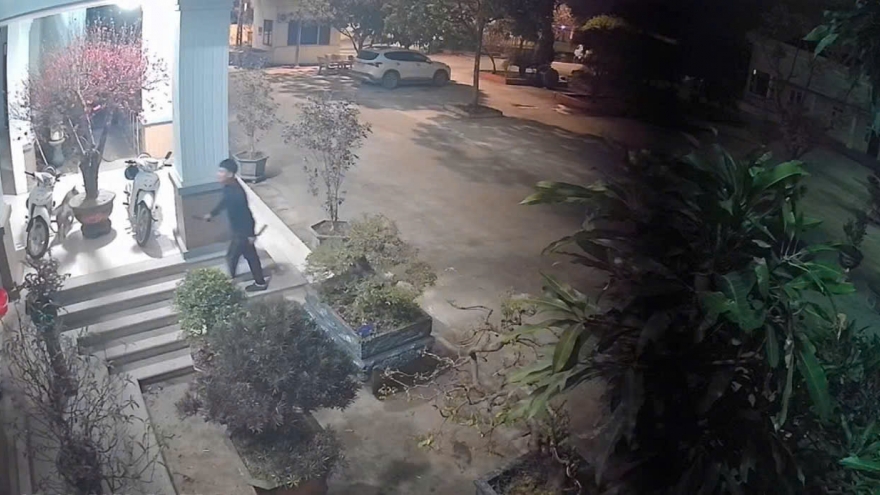 Bắc Ninh tạm giữ người đàn ông cầm dao xông vào trụ sở công an phường