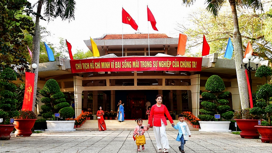 Hơn 132.000 lượt khách đến Vĩnh Long dịp Tết Bính Ngọ