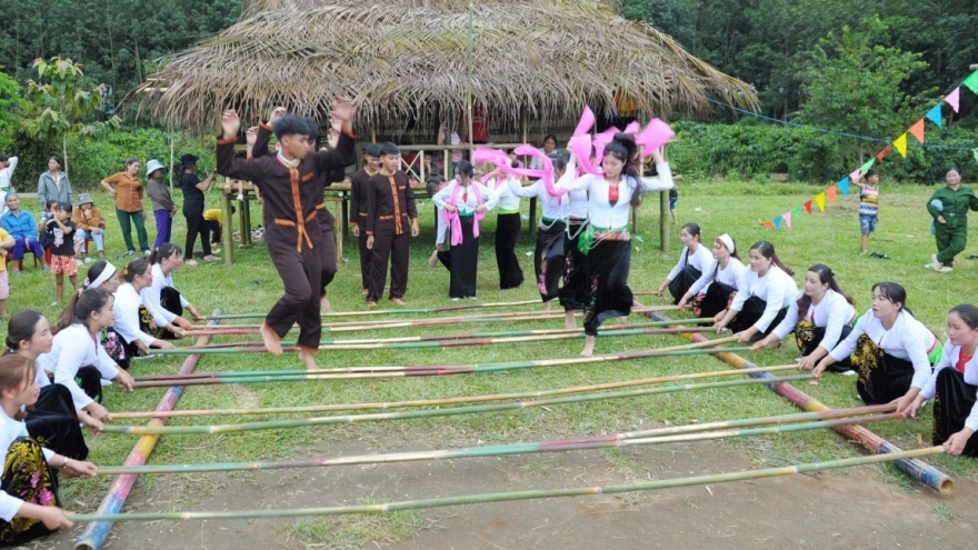 “Xuân quê hương” - Bài ca kết đoàn của các dân tộc anh em