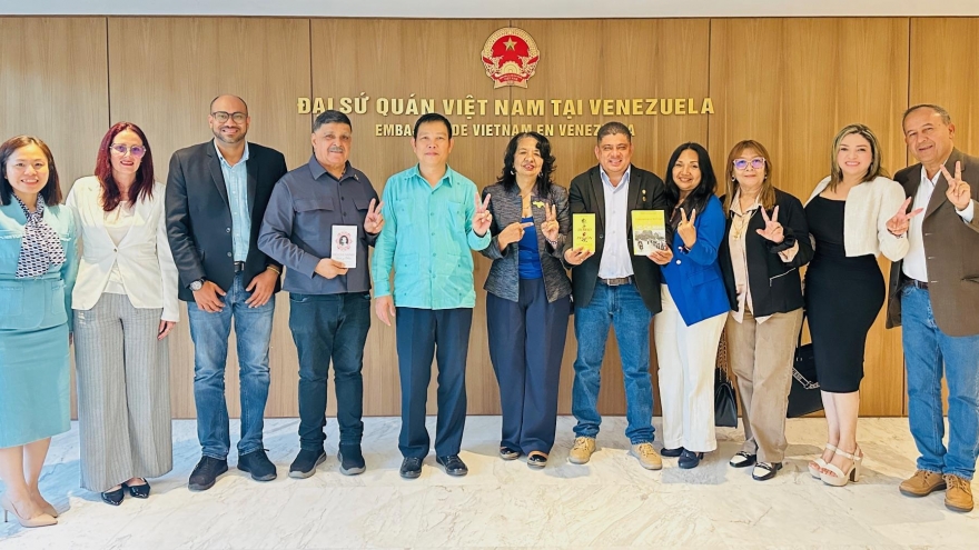 Các lực lượng chính trị Venezuela chúc mừng thành công Đại hội XIV của Đảng