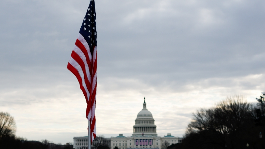 Hạ viện Mỹ thông qua nghị quyết phản đối thuế quan của ông Trump đối với Canada