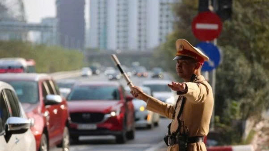 Hà Nội dùng flycam theo dõi tình hình giao thông, kiểm soát vận tải hành khách