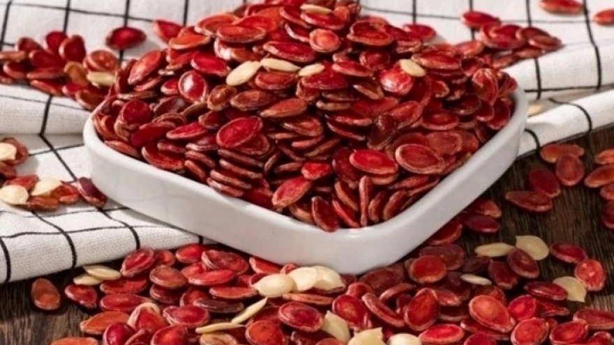 Loại hạt đỏ tươi là viên nang bổ não dưỡng tim, Việt Nam dịp Tết có cực nhiều