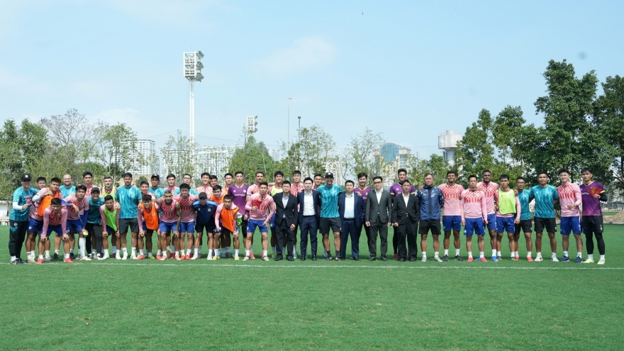 Nhiều câu lạc bộ V-League trở lại tập luyện sớm sau Tết Bính Ngọ 2026