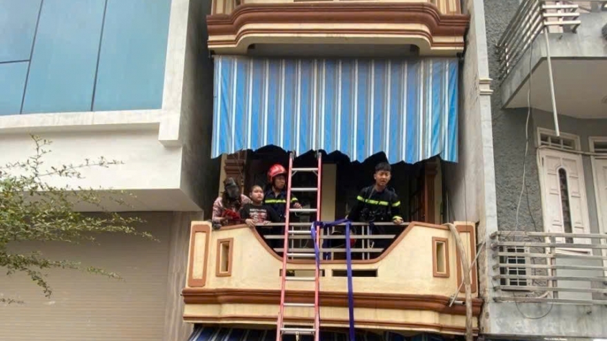 Cháy nhà dân ở Hải Phòng sáng mùng 1 Tết, 2 người được cứu kịp thời