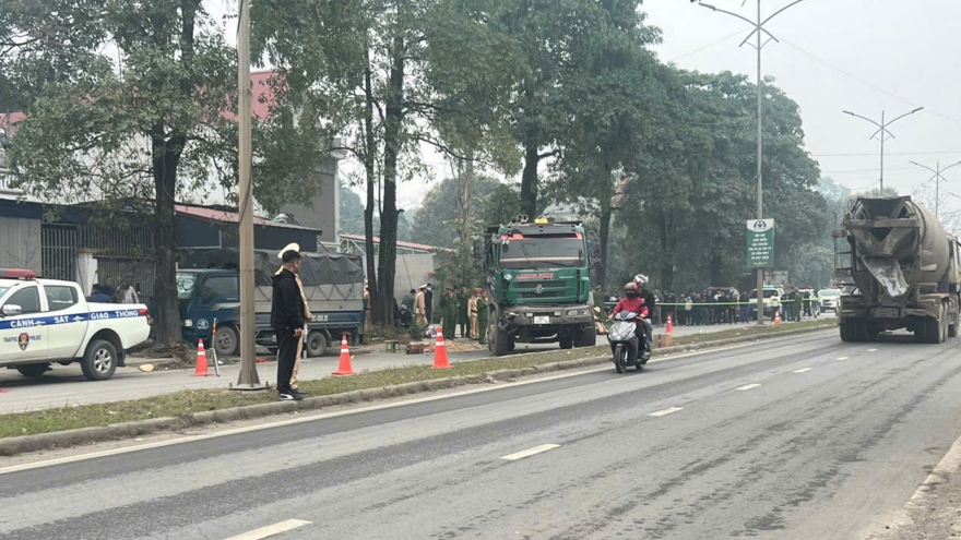 Một cán bộ CSGT hy sinh trong vụ 2 xe tải tông nhau tại Thái Nguyên