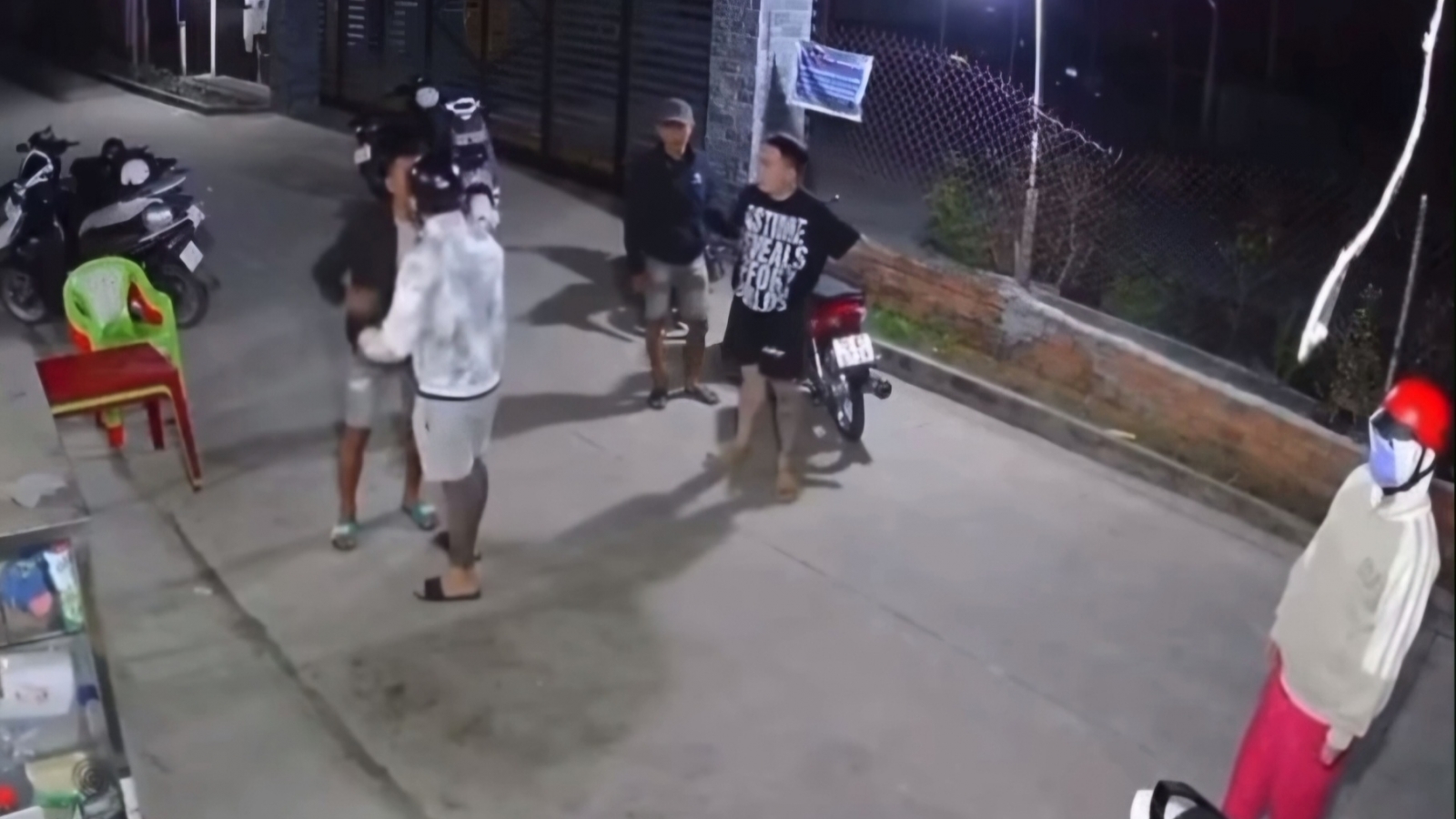 Điều tra vụ nam thanh niên bị chém tử vong gần cầu Bến Sỏi