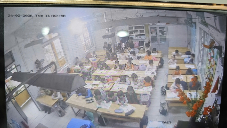 Vụ học sinh liếm đất ở Phú Thọ: Tạm thời cho cô giáo bộ môn thôi đứng lớp