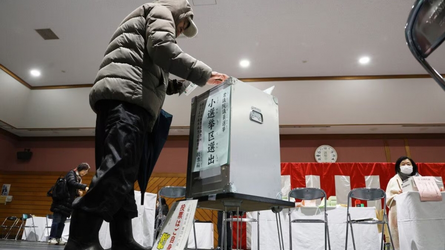 Bầu cử Hạ viện Nhật Bản: Tỷ lệ cử tri tham gia bỏ phiếu thấp