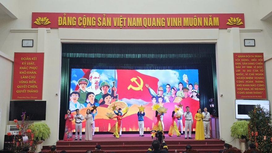 Giao thừa ấm áp ở Vùng 1 Hải quân