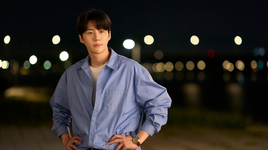 Vì sao Kim Seon Ho được gọi là hình mẫu “bạn trai quốc dân” thế hệ mới?