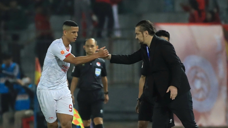 HLV Popov bị cấm chỉ đạo ở vòng 13 V-League 2025/2026