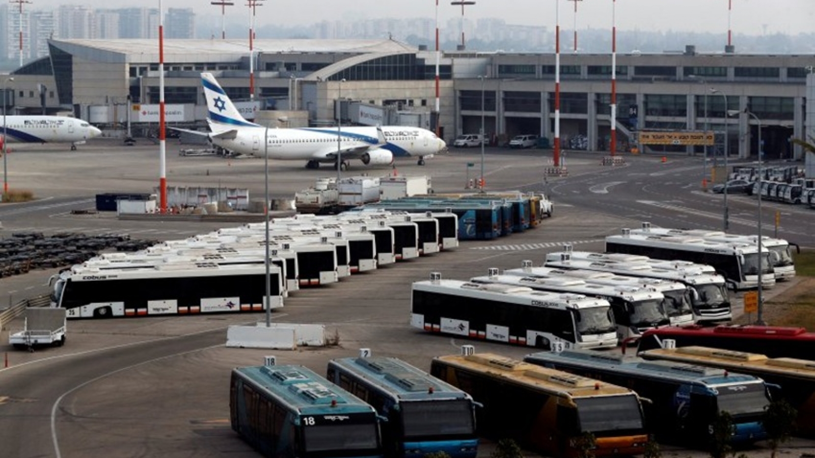 Israel đóng cửa không phận sau các cuộc tấn công vào Iran