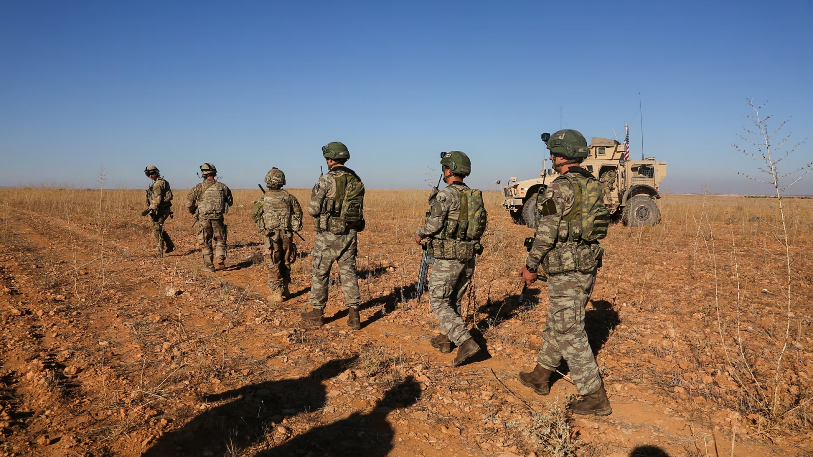 Mỹ rút quân khỏi Syria khi chính phủ mới kiểm soát cuộc chiến chống khủng bố