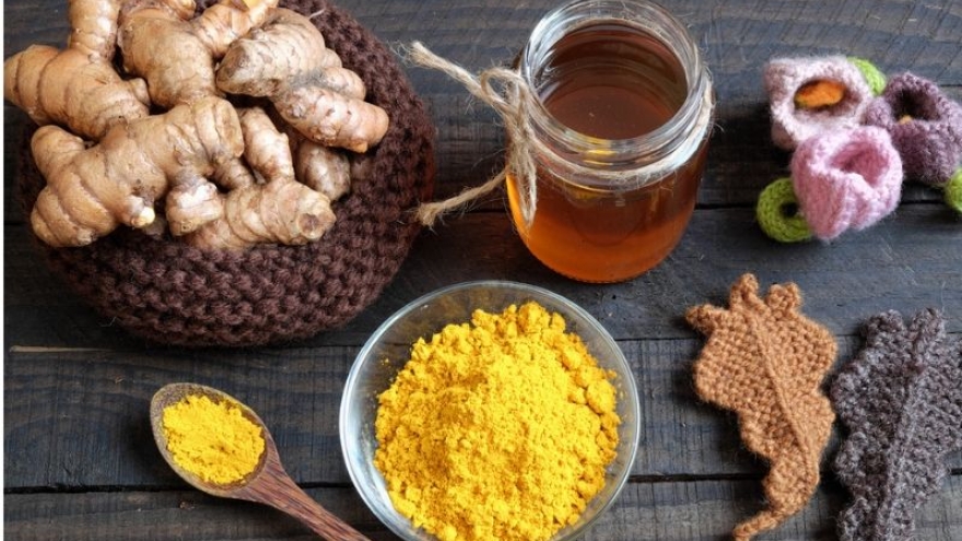 Da nổi mụn liên tục? Thử ngay mặt nạ mật ong theo cách này