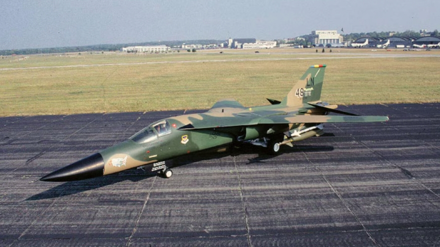 Cường kích F-111 Aardvark: Di sản bị bỏ rơi hay sai lầm chiến lược của Mỹ?