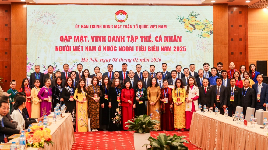 Khát vọng “Mã đáo thành công” của kiều bào Việt trong năm mới Bính Ngọ 2026
