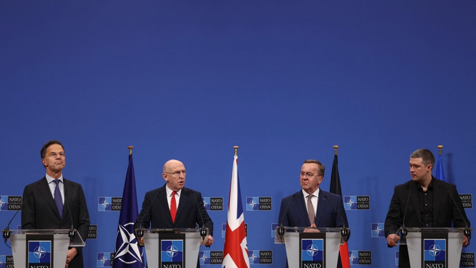 NATO thảo luận về các cam kết quân sự mới cho Ukraine