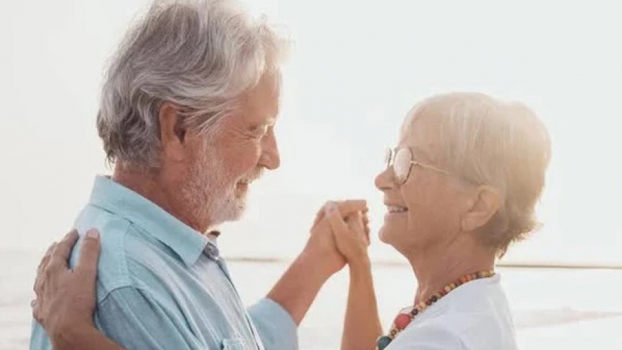 Sau về hưu, đời sống chăn gối viên mãn: Người cao tuổi cần lưu ý điều gì?