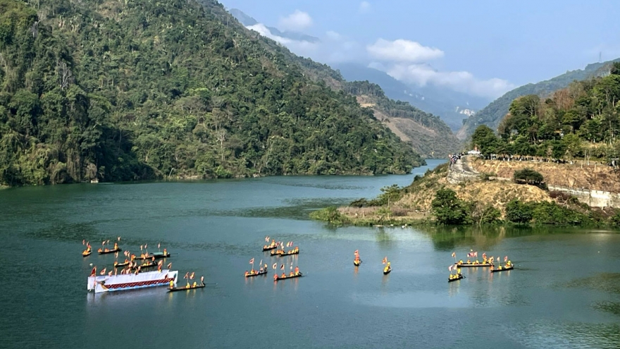 Lai Châu khai hội Đền thờ Vua Lê Thái Tổ, tôn vinh Bảo vật quốc gia