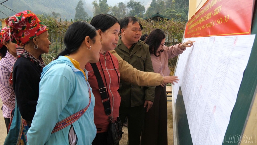 "Bỏ phiếu bầu cử xong mới đi làm ăn xa"
