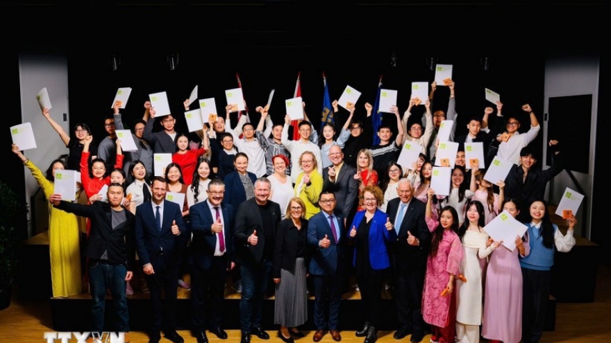 First 30 Vietnamese nurses graduate from Austria’s training programme