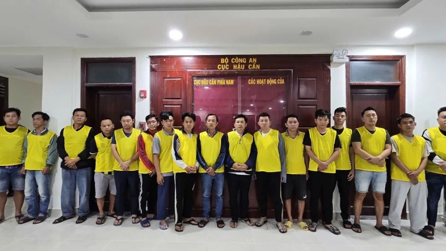Police dismantle online gambling ring worth VND 900 billion