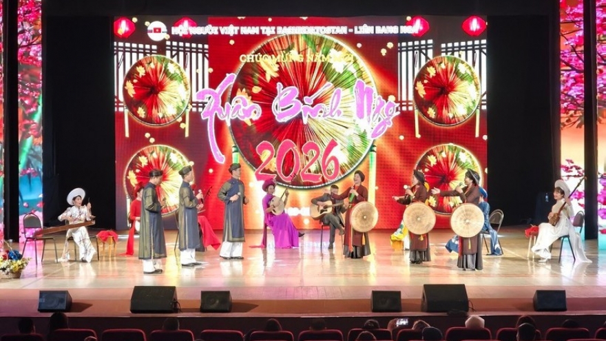 Vietnamese communities abroad preserve traditions, strengthen bonds with homeland