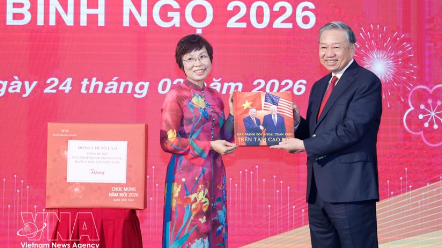 Party chief urges VNA to be worthy of nation’s trusted information source