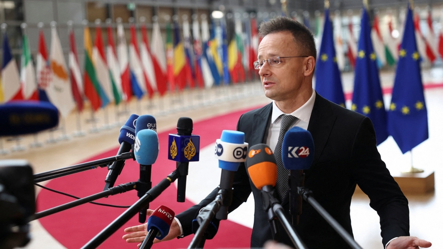 Hungary phủ quyết khoản vay khẩn cấp 90 tỷ euro của EU cho Ukraine