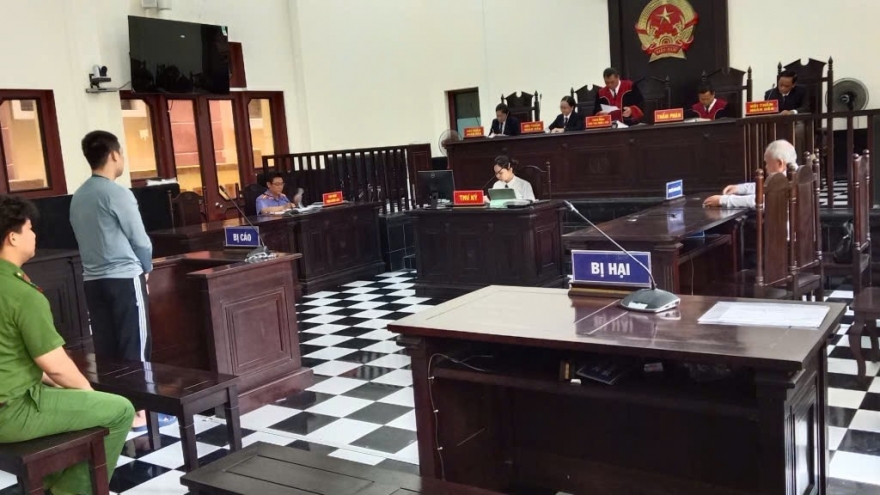 Lĩnh 15 năm tù vì dùng súng xử lý mâu thuẫn trên bàn nhậu