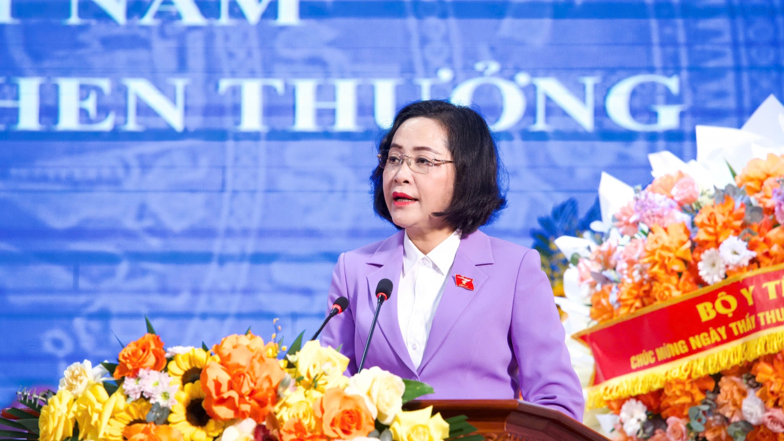 Phó Chủ tịch Quốc hội biểu dương thành tựu của Bệnh viện Trung ương Thái Nguyên