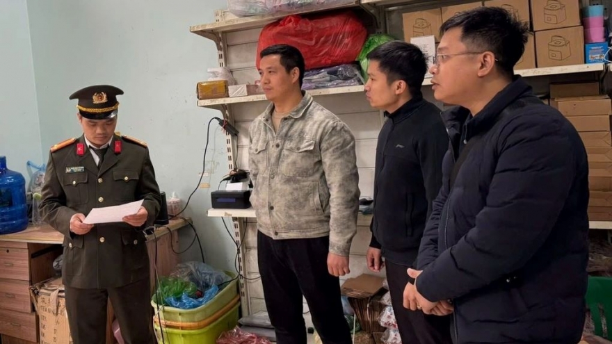 Police bust military-grade weapons trafficking ring in Vietnam