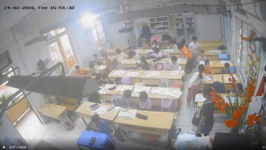 Vụ học sinh liếm đất ở Phú Thọ: Nhà trường, chính quyền địa phương nói gì?