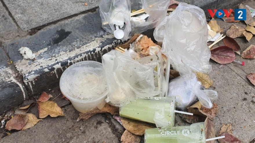 Người Hà Nội ủng hộ việc hạn chế, tiến tới cấm sản phẩm nhựa dùng một lần