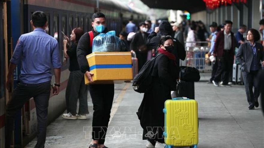 Rail sector operates more than 1,800 services during Lunar New Year