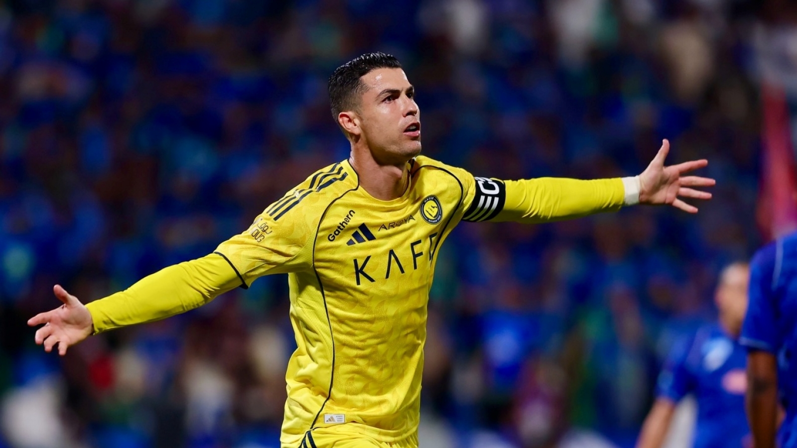 Ronaldo mua cổ phần của đội bóng sắp thăng hạng La Liga