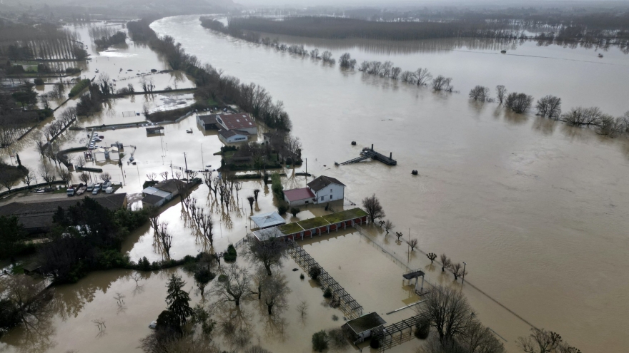 Bão Pedro gây mưa lũ nghiêm trọng tại Pháp, 4 tỉnh trong tình trạng báo động đỏ