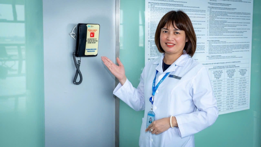 Trực giao thừa ở CHK Nội Bài: Khi tiếng bộ đàm thay tiếng pháo