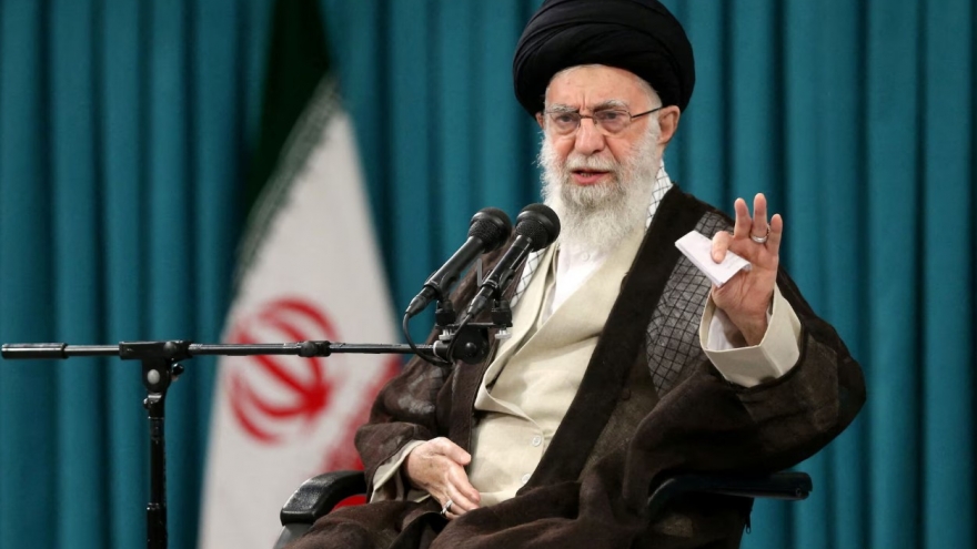 Iran cảnh báo đáp trả nếu Mỹ tấn công quân sự