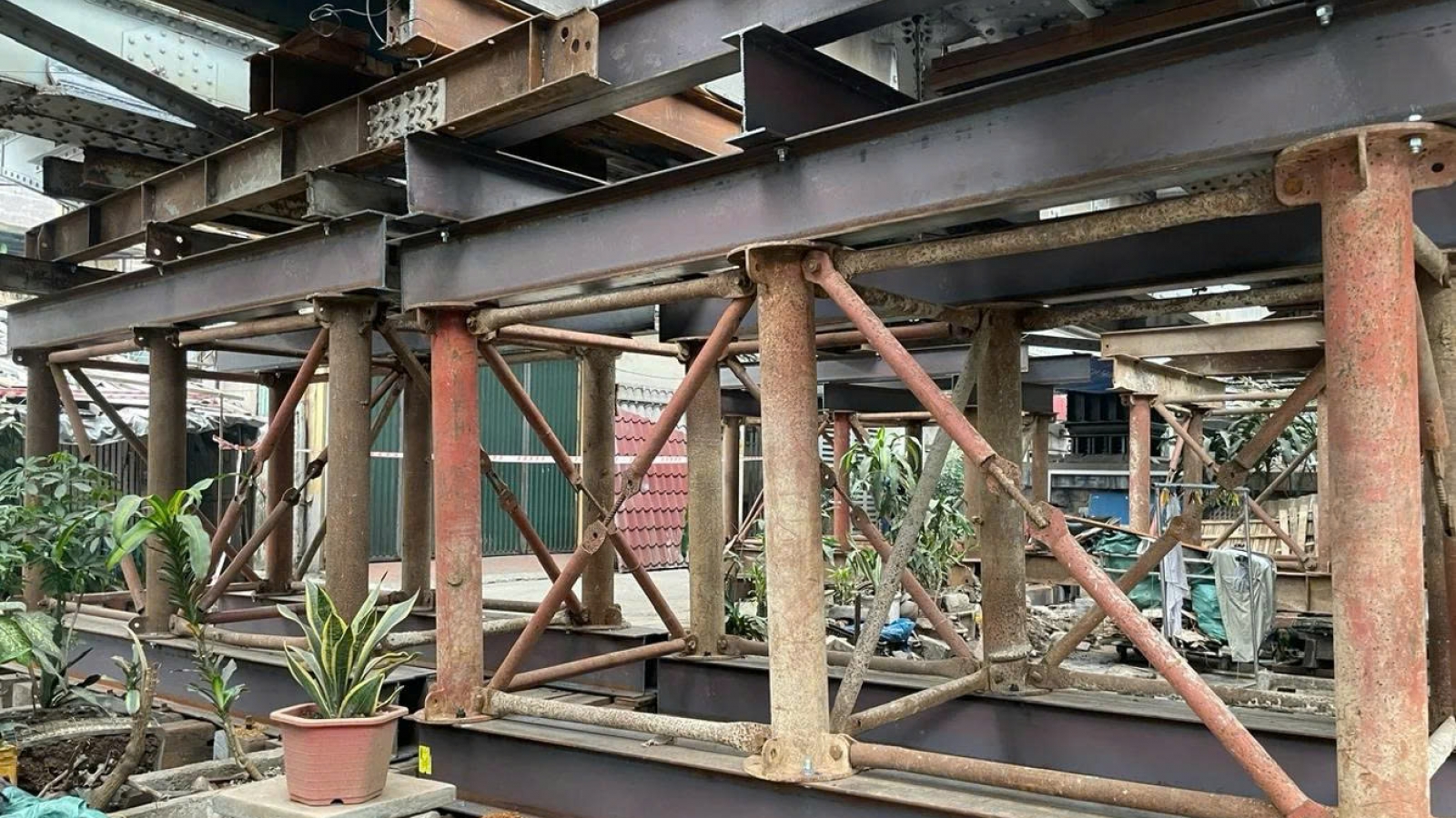 Cầu Long Biên: Kịch bản ứng phó khẩn cấp và cuộc dịch chuyển của những đoàn tàu