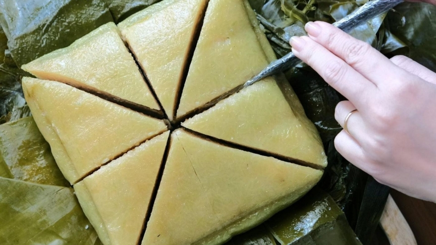 Bóc bánh chưng nếu thấy hiện tượng này, đừng cố ăn kẻo "mua" thêm bệnh vào người