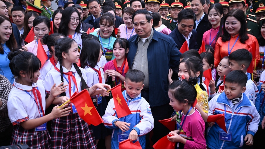 Thủ tướng Phạm Minh Chính dự Lễ khởi công dự án Trường tiểu học Cẩm Thạch