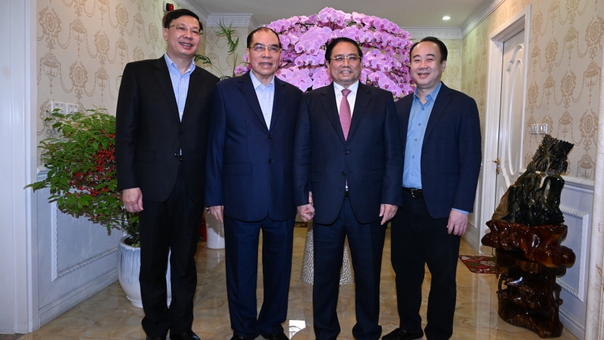 Thủ tướng Phạm Minh Chính thăm, chúc Tết nguyên Tổng Bí thư Nông Đức Mạnh